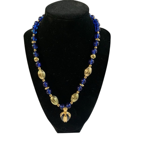 Avon Blue Seas  Blue and Gold Beaded Necklace NIB Vintage - Picture 1 of 7